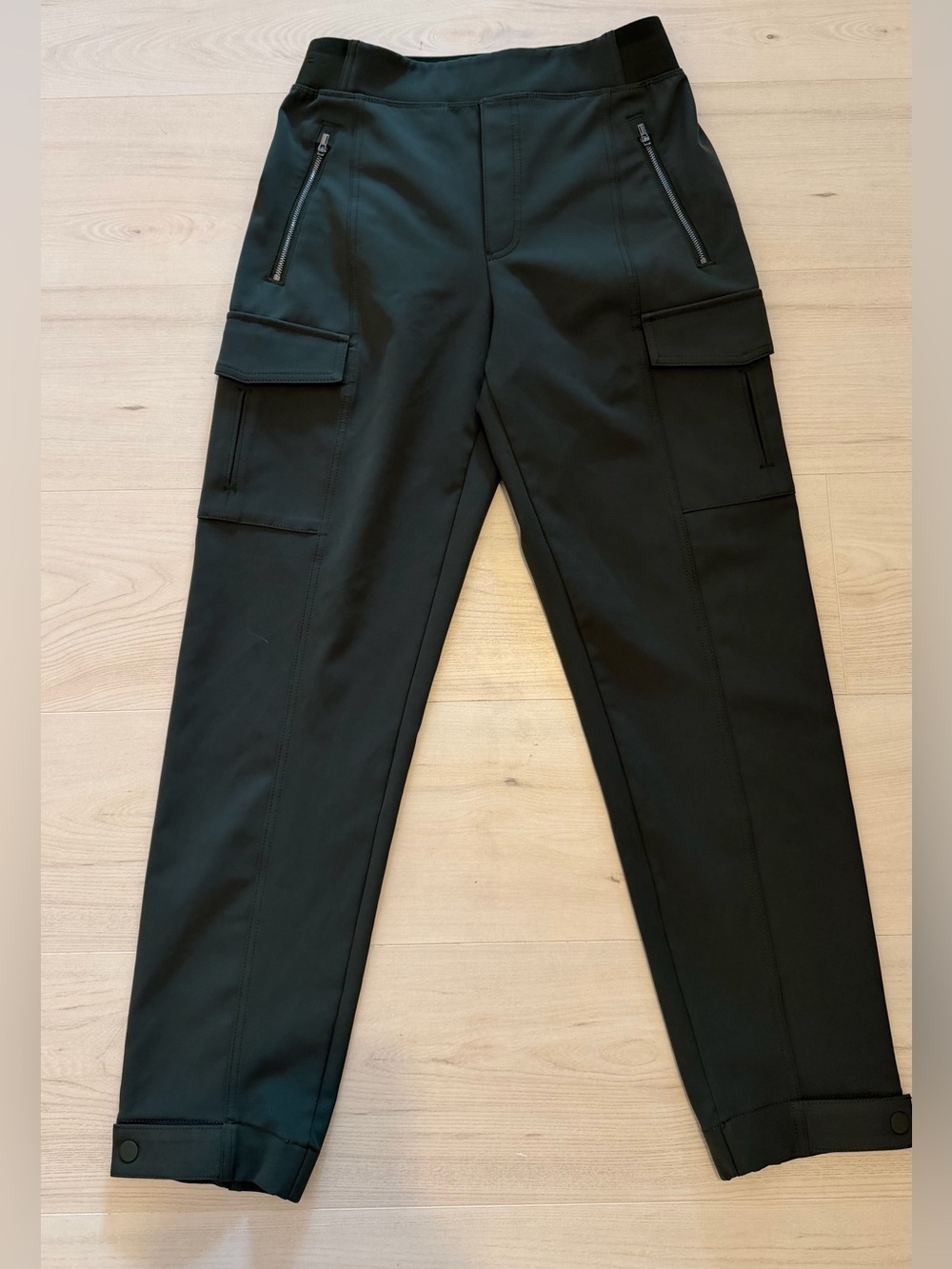 Athleta Green Women's Cargo Joggers with Zip Pockets